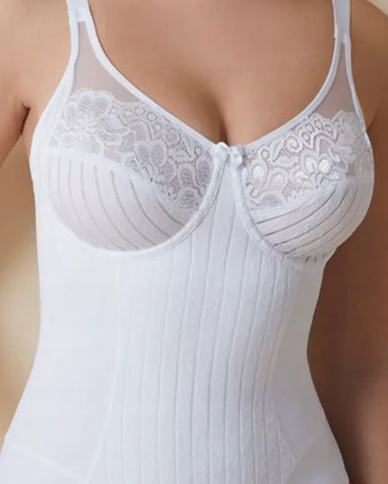 Elegantiškas nėriniuotas bodis be lankelių su minkštais kaušeliais Selene Scarlett baltas 85C