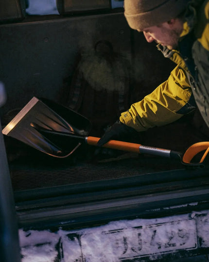 FISKARS X-SERIES automobilinis sniego kastuvas, 98 × 29 cm
