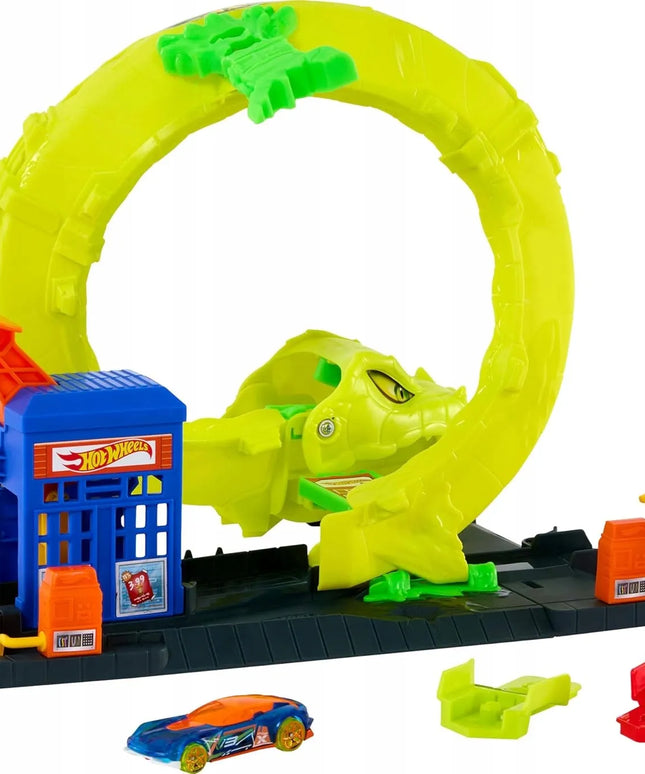 „Hot Wheels City“ gyvatės formos lenktynių trasa su automobiliuku, 4+