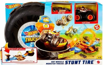 „Hot Wheels Monster Trucks“ kaskadininkų arena „Opona“