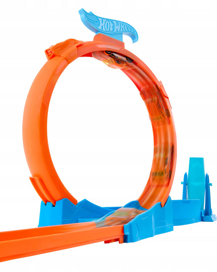 „Hot Wheels“ trasa su trimis kilpomis