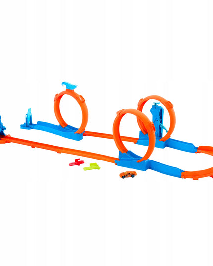 „Hot Wheels“ trasa su trimis kilpomis