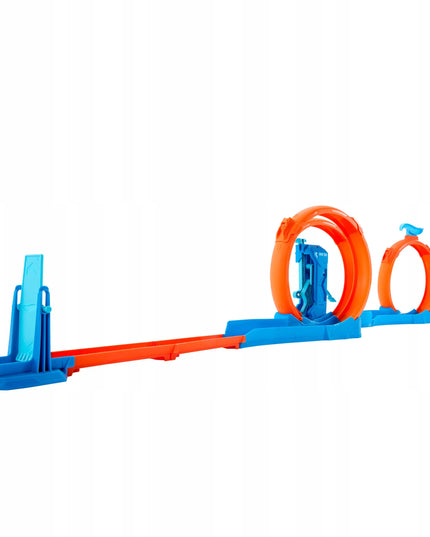 „Hot Wheels“ trasa su trimis kilpomis