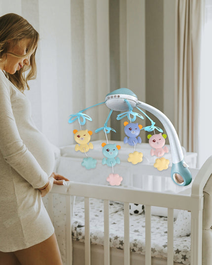 Karuselė lovytei su žvaigždžių projektoriumi, melodijomis ir meškučiais, valdoma pulteliu