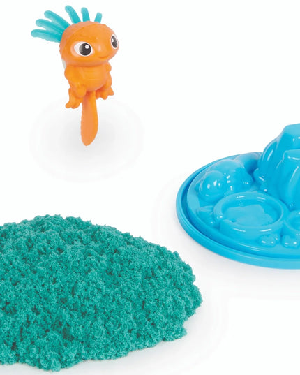KINETIC SAND SURPRISE WILD CRITTERS kinetinio smėlio rinkinys su formеле ir figūrėle