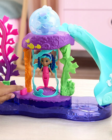 Gabby's Dollhouse filmo spalvingo akvariumo rinkinys su Gabi ir Mericatu figūrėlėmis
