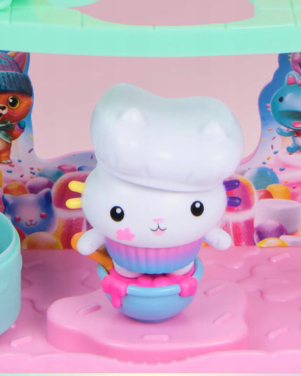 Gabby's Dollhouse filmų serijos žaidimų rinkinys: virtuvėlė su pyragaičiu Cakey