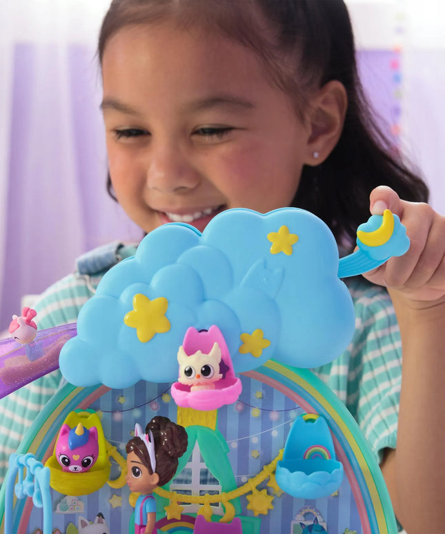 „Gabby's Dollhouse“ kačiukų priežiūros rinkinys su čiuožykla, 4 figūrėlėmis ir priedais