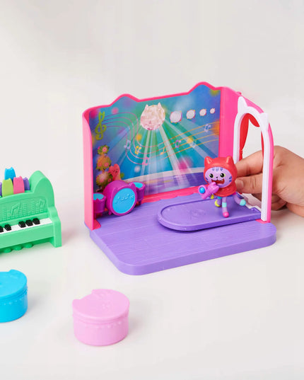 Gabby's Dollhouse muzikos kambario rinkinys su DJ Catnip figūrėle, pianinu ir būgnais
