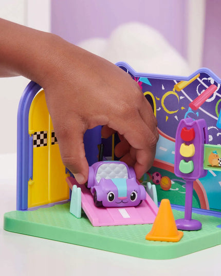 Gabby's Dollhouse žaidimų kambario rinkinys su „Kocifura“ figūrėle ir priedais
