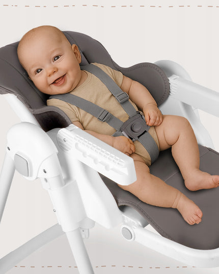 Sulankstoma vaikiška maitinimo kėdutė su reguliuojamu padėklu ir ratukais