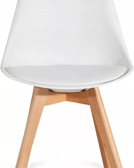 SKANDINAVIŠKA KĖDĖ SU PAGALVE BALTA EKOLOGIŠKA ODA, MEDINĖS KOJELĖS, 1 VNT.