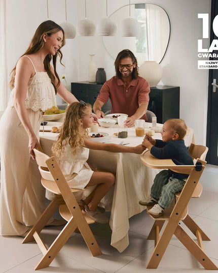 Kinderkraft Medinė maitinimo kėdutė 2-in-1 vaikams ENOCK Smėlio spalvos