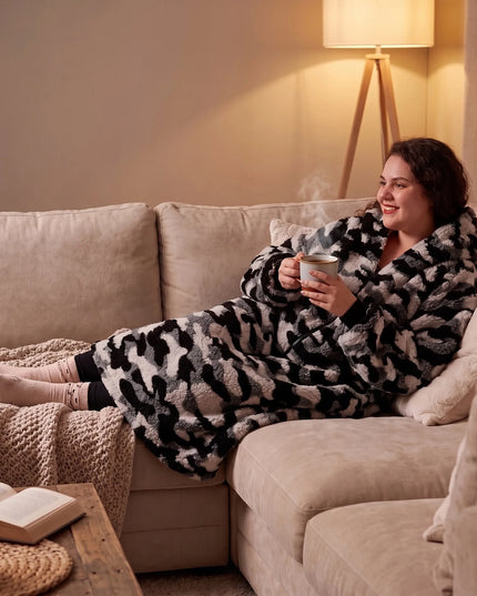 Ilgas, šiltas ir minkštas oversize stiliaus pledo džemperis su gobtuvu, kamufliažinis, unisex