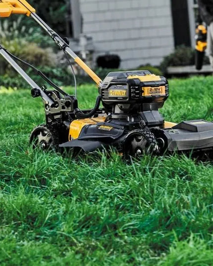 Akumuliatorinė vejapjovė 53cm 2x18V su pavara (tik įrankis) DCMWSP564N DeWALT