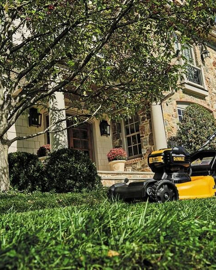 Akumuliatorinė vejapjovė 53cm 2x18V su pavara (tik įrankis) DCMWSP564N DeWALT