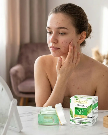 Naktinis kremas nuo netobulumų Bielenda Green Tea su žaliąja arbata