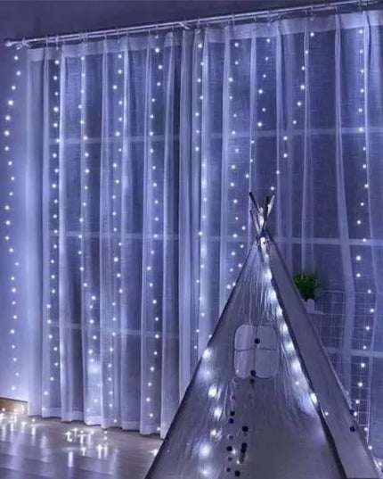 Kalėdinė LED užuolaida 3x2m 200 mikro LED lempučių USB, nuotolinio valdymo pultelis, kabliukai, šaltai balta