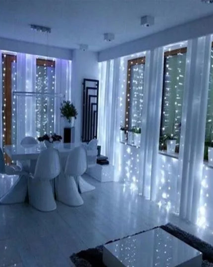 Kalėdinė LED užuolaida 3x2m 200 mikro LED lempučių USB, nuotolinio valdymo pultelis, kabliukai, šaltai balta
