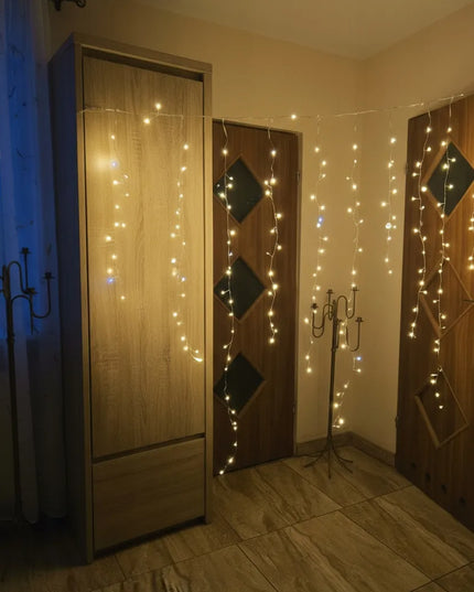 Kalėdinė LED šviesos užuolaida, 1,5 × 1 m, 180 šiltai baltų mikro LED lempučių, sidabrinis laidas