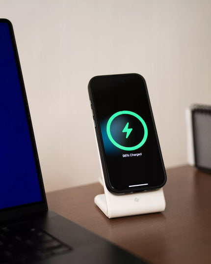 Belaidis indukcinis įkroviklis su MagSafe technologija, skirtas telefonui