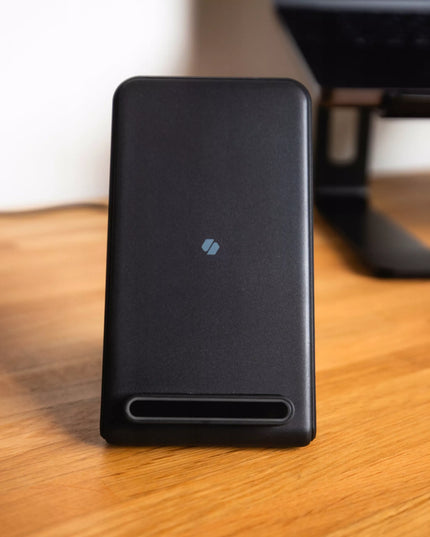Spacecase indukcinis belaidis QI įkroviklis su telefono stovu 15W