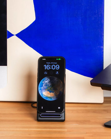Spacecase indukcinis belaidis QI įkroviklis su telefono stovu 15W