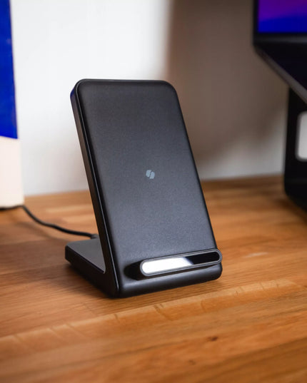 Spacecase indukcinis belaidis QI įkroviklis su telefono stovu 15W