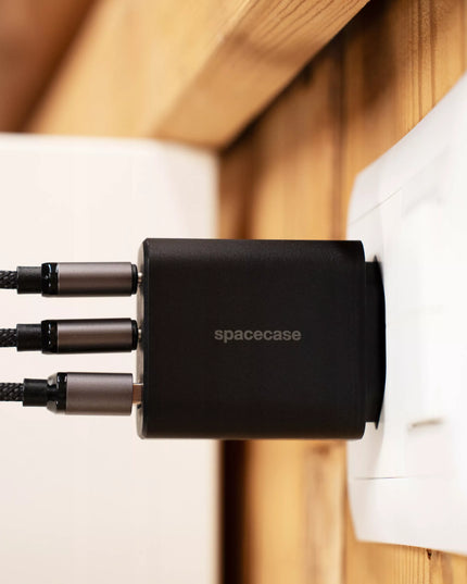 Spacecase 30W tinklo įkroviklis telefonui, greitas įkrovimas, 3x USB, USB-C