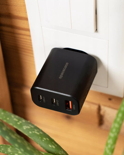 Spacecase 30W tinklo įkroviklis telefonui, greitas įkrovimas, 3x USB, USB-C