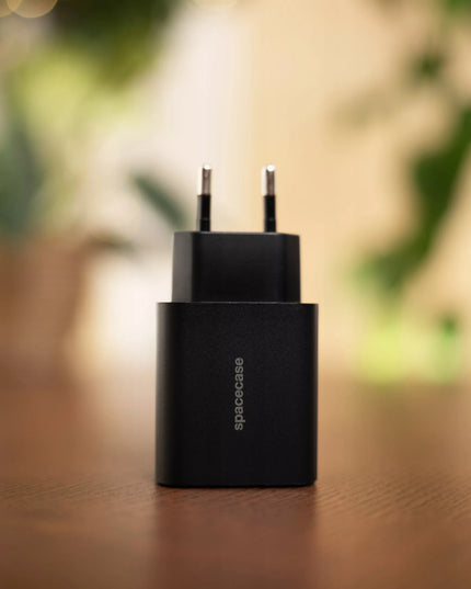 Spacecase 30W tinklo įkroviklis telefonui, greitas įkrovimas, 3x USB, USB-C