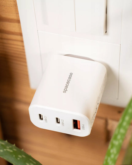 Spacecase 30W tinklo įkroviklis telefonui, greitas įkrovimas, 3x USB, USB-C, baltas