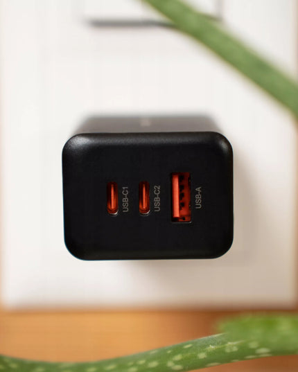 Tinklės įkroviklis Spacecase 65W, greito įkrovimo GaN technologija, 2x USB-C ir USB-A