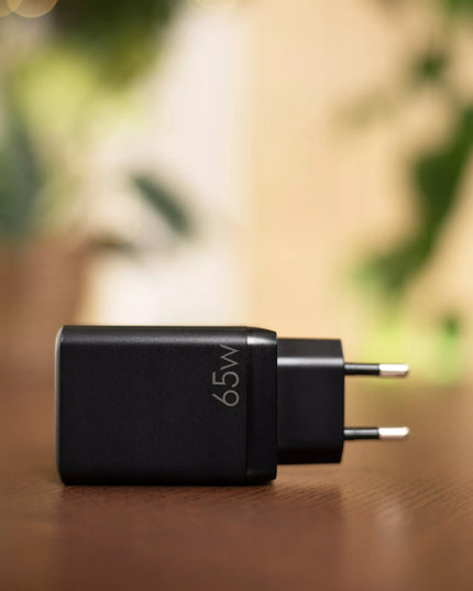 Tinklės įkroviklis Spacecase 65W, greito įkrovimo GaN technologija, 2x USB-C ir USB-A