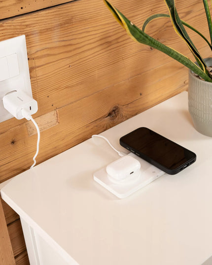Spacecase magnetinis belaidis įkroviklis su MagSafe funkcija
