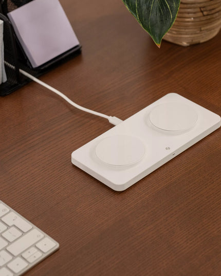 Spacecase magnetinis belaidis įkroviklis su MagSafe funkcija