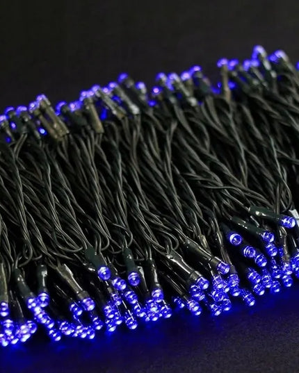 „Misoli“ kalėdinė LED girlianda, 1000 lempučių, mėlyna su baltu „flash“ efektu, 67,5 m, vidaus ir lauko