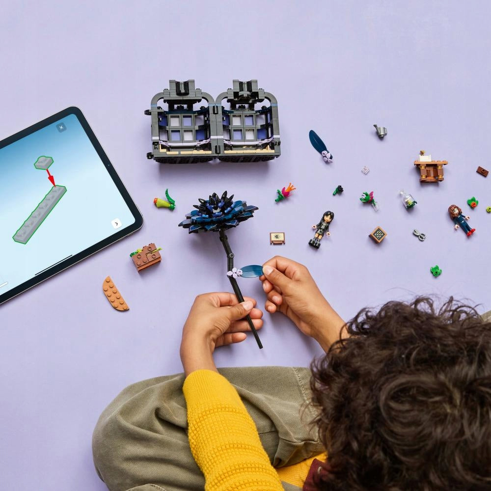 LEGO 76784 Trečiadienė Juodosios dijos gėlė