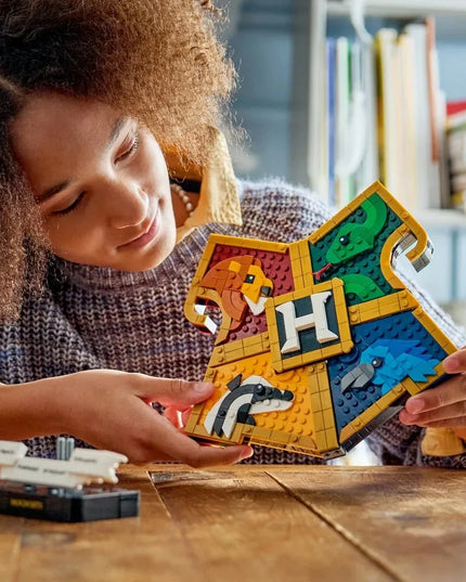 LEGO Harry Potter Hogvartso herbas 76462