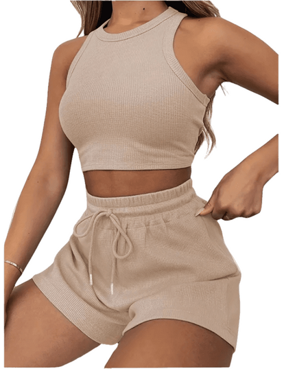 Laisvalaikio, sportinis komplektas, crop top stiliaus marškinėliai ir šortai, moterims