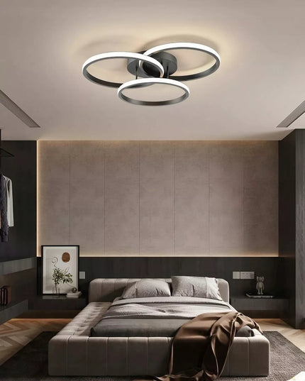 Lubinis šviestuvas plafonas paviršinio montavimo su 3 LED žiedais MODERN + PILOT Juodas sietynas