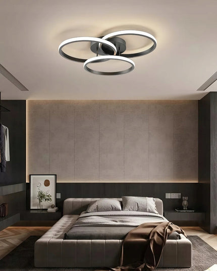 Lubinis šviestuvas plafonas paviršinio montavimo su 3 LED žiedais MODERN + PILOT Juodas sietynas