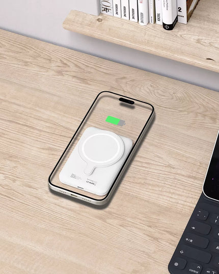 Magnetinis išorinis akumuliatorius 15W MagSafe 5000mAh kelionėms