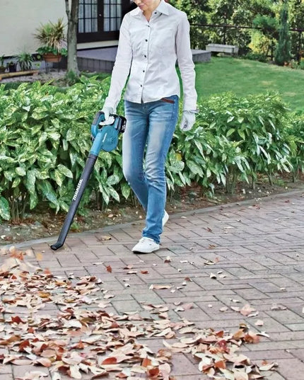 Akumuliatorinis lapų pūstuvas MAKITA DUB186 18V LXT, lengvas ir kompaktiškas