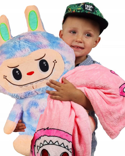 Pliušinio žaislo tipas LABUBU Didelis 50cm Minkštas glostomas žaislas + Kilimas 160cm