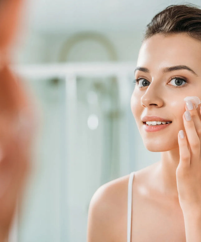 NIVEA PERFECT & MATTE matuojantis veido kremas su vitaminu C riebiai odai
