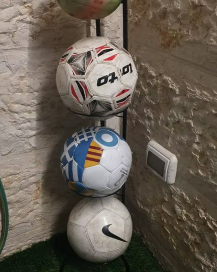 Metalinis pakabinamas laikiklis stovas kamuoliams, kamuoliui, kepurei, kepurėms, gėlytės vazonui, keturi