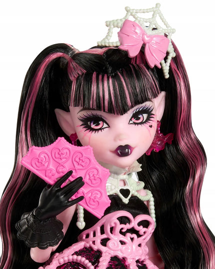 MONSTER HIGH DRACULAURA „BAISIAI SALDUS GIMTADIENIS“ LĖLĖ 27 CM, BALIONAS IR AKSESUARAI