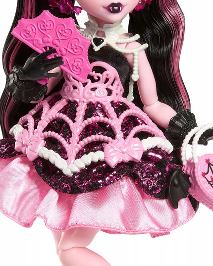MONSTER HIGH DRACULAURA „BAISIAI SALDUS GIMTADIENIS“ LĖLĖ 27 CM, BALIONAS IR AKSESUARAI