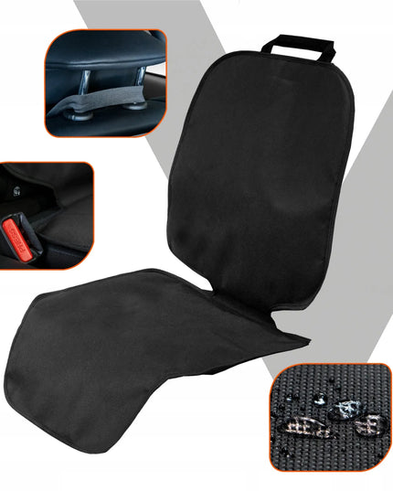 Juodas apsauginis kilimėlis po vaikiška automobiline kėdute su ISOFIX